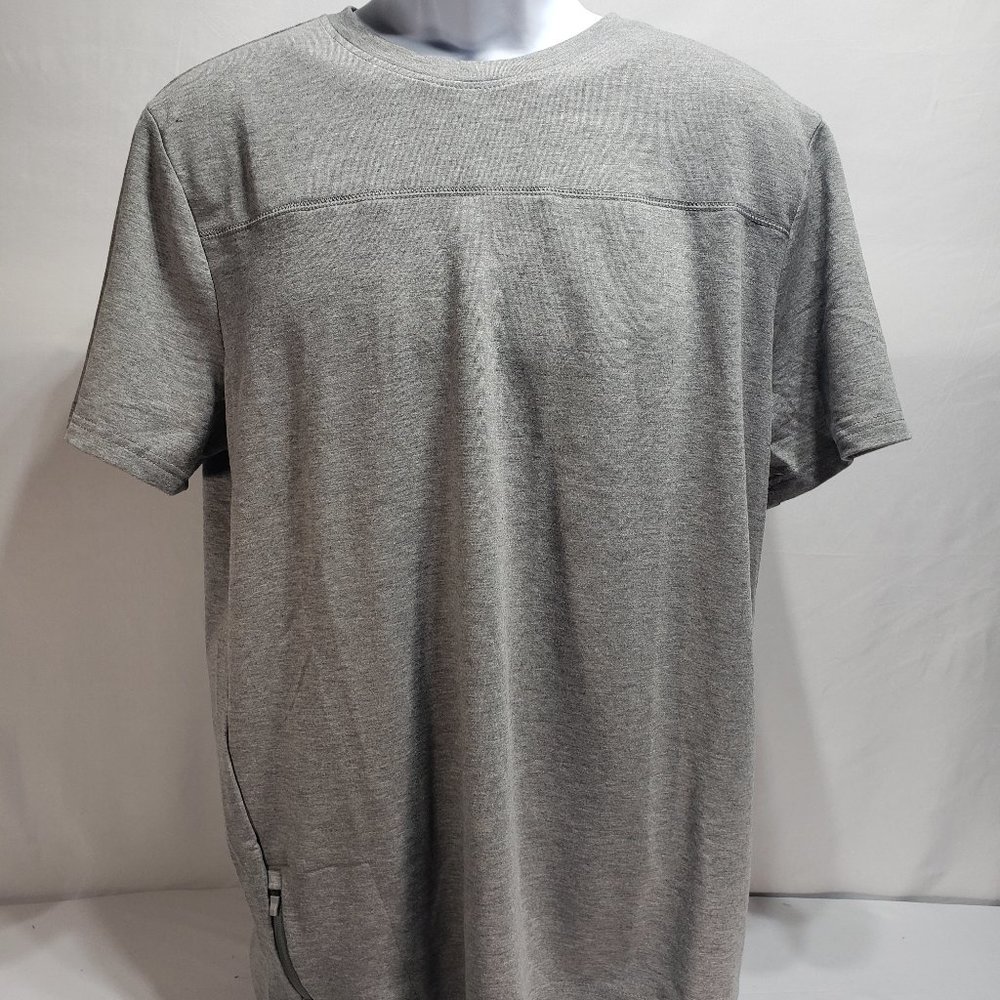 NWT Member's Mark Men's Zip Media Pocket Short Sleeve Luxe Tee - Size L Grey